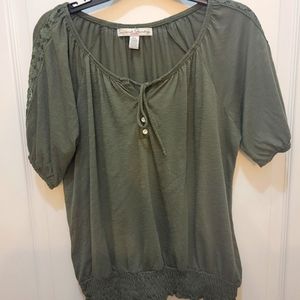 Green Elastic Banded bottom Short Sleeve Shirt